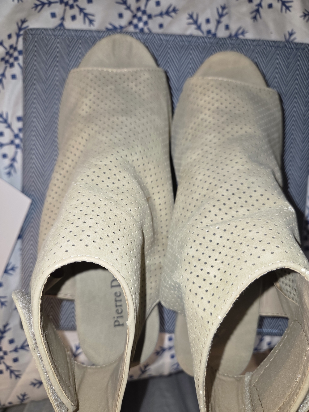 Pierre Dumas Peep Toe Perforated Slingback Wedge Sandals Sz 7